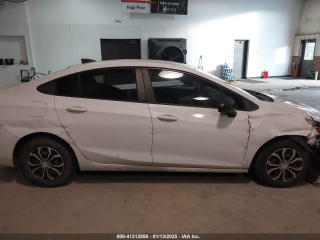 Chevrolet Cruze Ls Auto 2016 1G1BC5SM4G7234889 Image 13