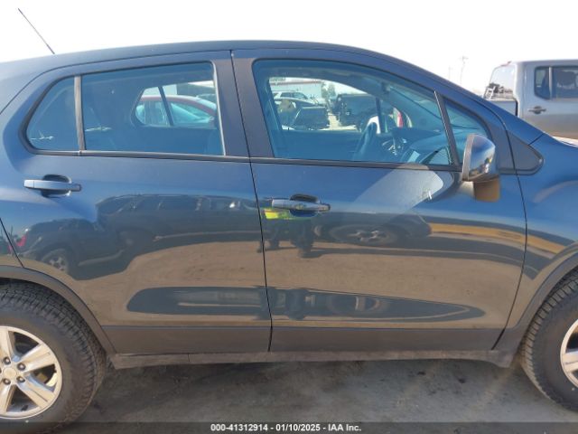 KL7CJNSM1MB373935 Chevrolet Trax Awd Ls