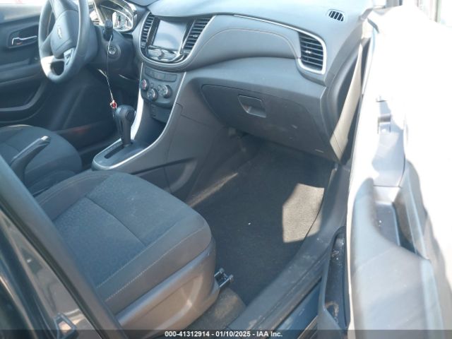 KL7CJNSM1MB373935 Chevrolet Trax Awd Ls