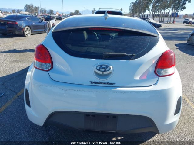 KMHTC6AD6EU213331 Hyundai Veloster Base W/gray