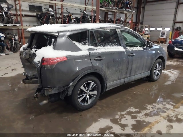 Toyota Rav4 Xle 2017 JTMRFREV1HJ115713 Image 4
