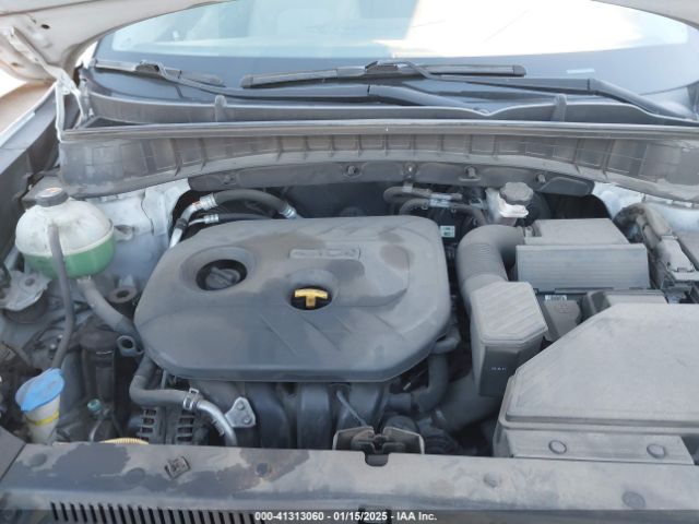 KM8J23A46GU245675 Hyundai TUCSON SE