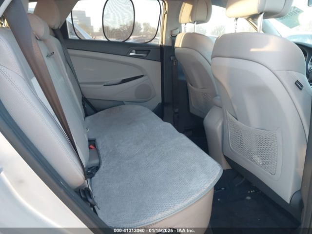 KM8J23A46GU245675 Hyundai TUCSON SE