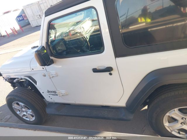 1C4GJXAGXJW156223 Jeep Wrangler Sport S 4x4