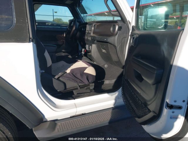 1C4GJXAGXJW156223 Jeep Wrangler Sport S 4x4