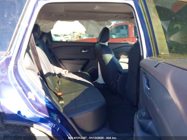 JN8BT3BA2PW419549 Nissan Rogue Sv Fwd