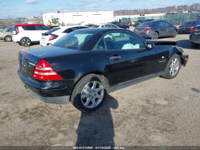 1999 MERCEDES-BENZ SLK-CLASS WDBKK47F5XF106423 Photo 3