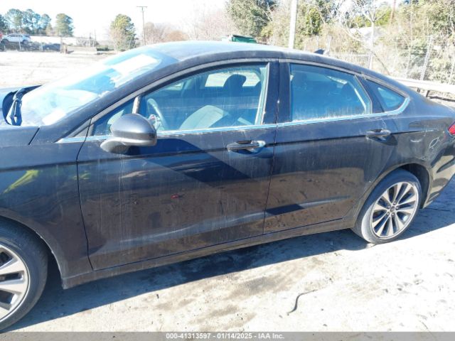 3FA6P0T99KR274807 Ford FUSION SE