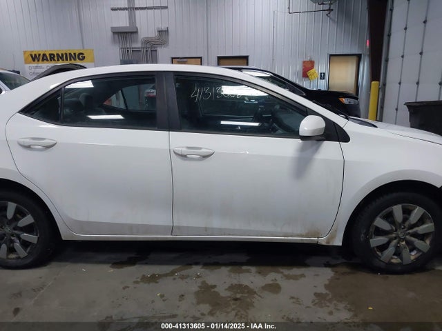 Toyota Corolla 2015 5YFBURHE4FP339151 Image 13