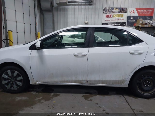Toyota Corolla 2015 5YFBURHE4FP339151 Image 14