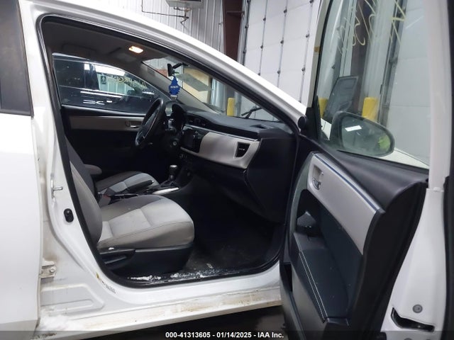 Toyota Corolla 2015 5YFBURHE4FP339151 Image 5