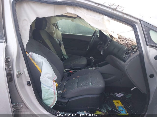 KIA FORTE LX 2018 3KPFK4A71JE190813 Image 5