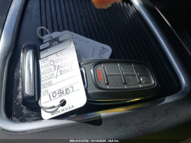 Chrysler Pacifica Touring L 2024 2C4RC1BG4RR182299 Image 11