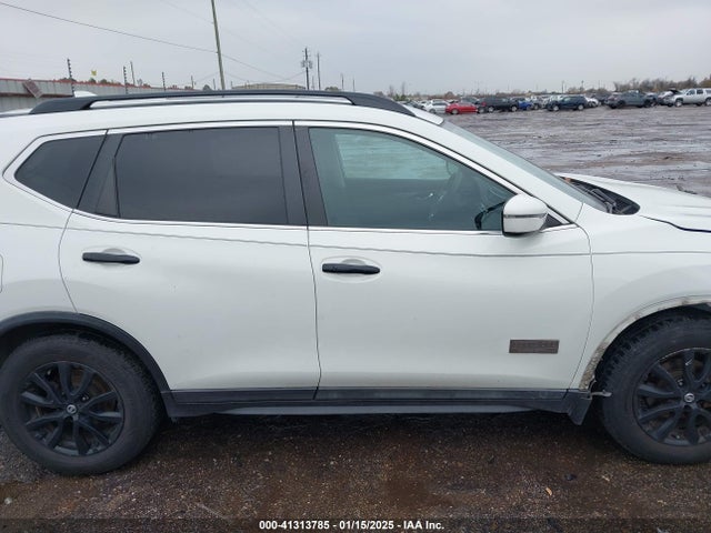 Nissan ROGUE SV 2017 5N1AT2MT5HC771751 Image 14