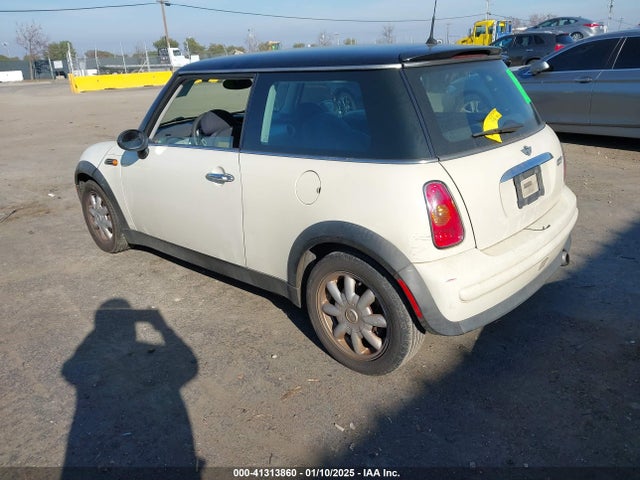 2003 MINI COOPER WMWRC33433TE14150 Photo 2