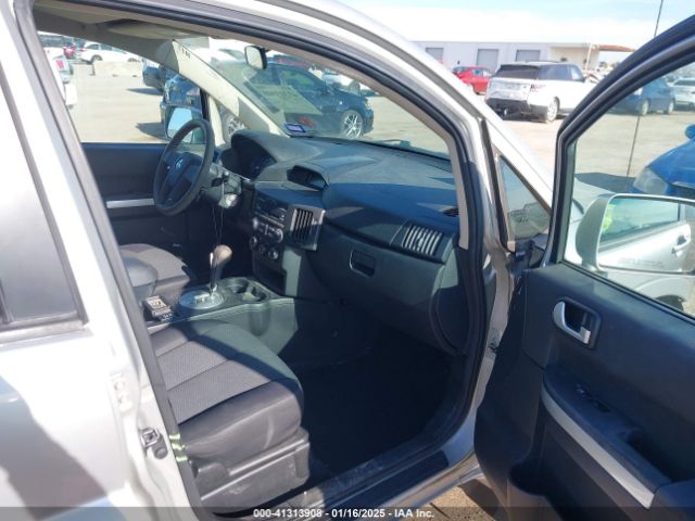 2011 MITSUBISHI ENDEAVOR 4A4JM2AS2BE018034 Photo 4