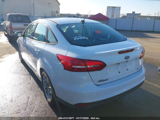 Ford FOCUS SE 2015 1FADP3F29FL233931 Image 3