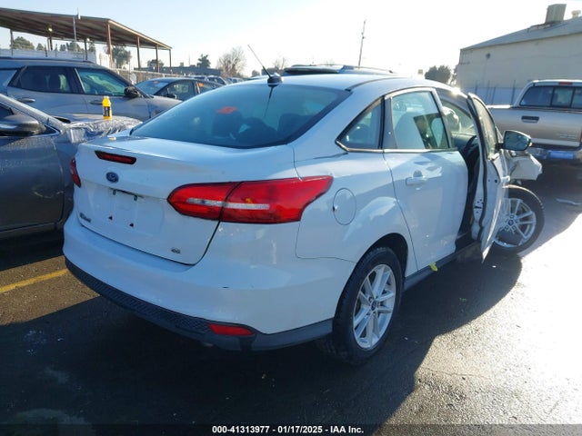 Ford FOCUS SE 2015 1FADP3F29FL233931 Image 4