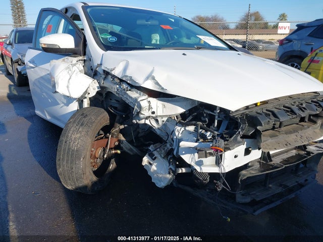 Ford FOCUS SE 2015 1FADP3F29FL233931 Image 6