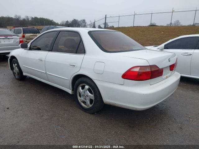 2000 HONDA ACCORD SDN 1HGCG5561YA104815 Photo 2