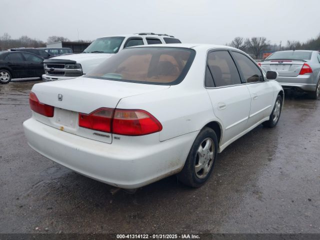 2000 HONDA ACCORD SDN 1HGCG5561YA104815 Photo 3
