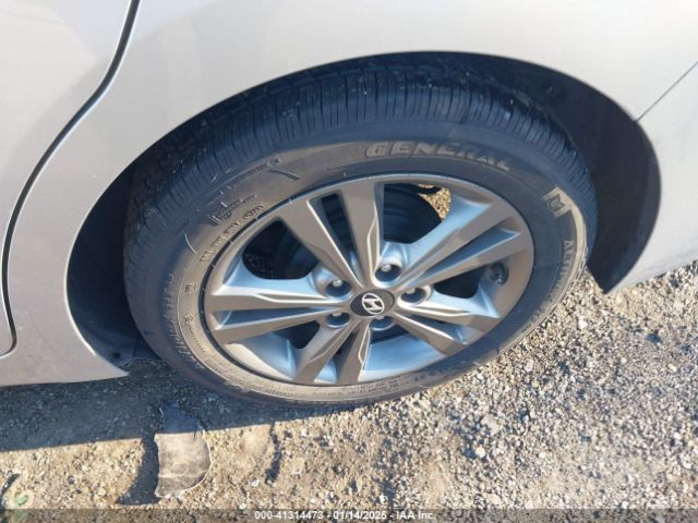 5NPD84LF4HH073727 Hyundai ELANTRA SE