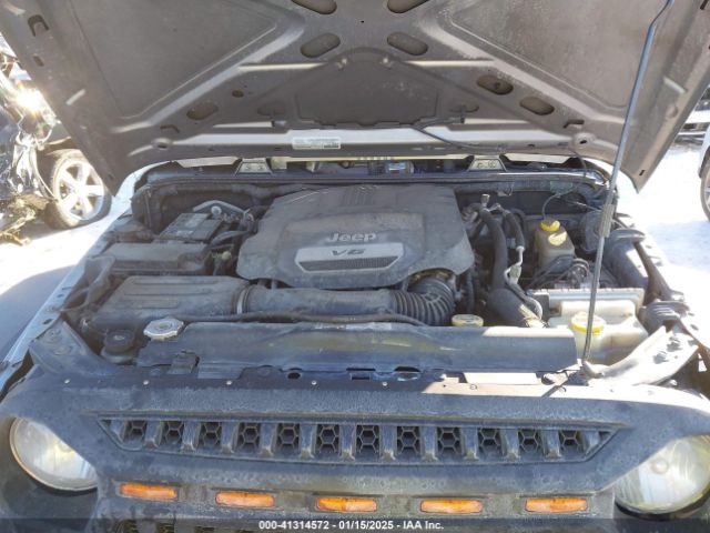 1C4BJWDG7FL718569 Jeep Wrangler Unlimited Sport