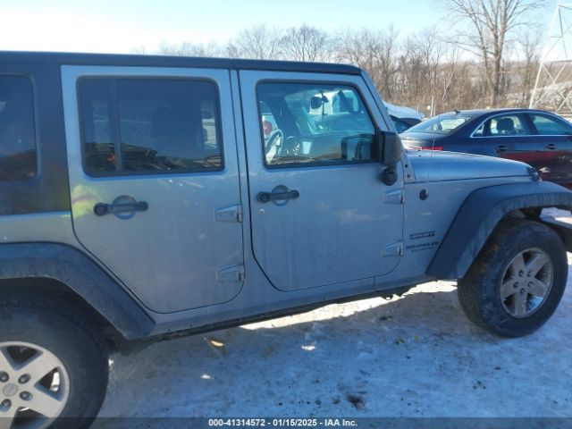 1C4BJWDG7FL718569 Jeep Wrangler Unlimited Sport