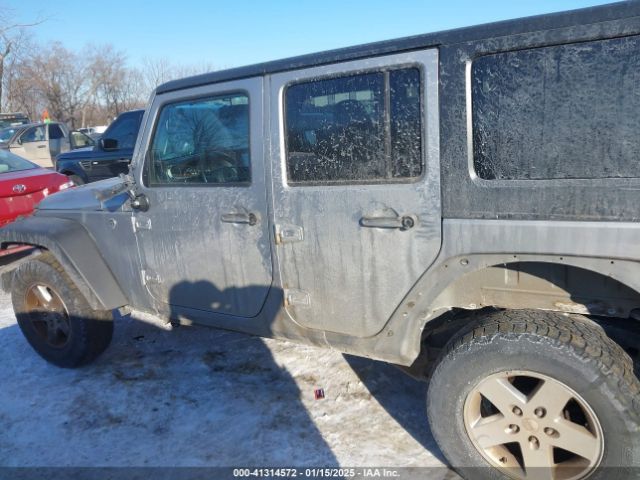 1C4BJWDG7FL718569 Jeep Wrangler Unlimited Sport