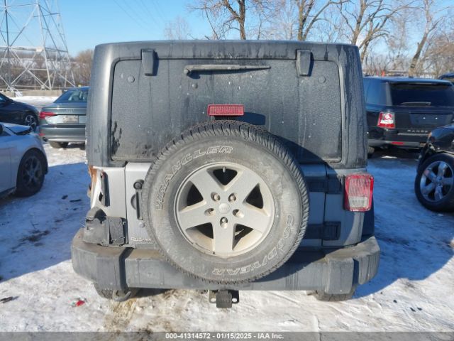 1C4BJWDG7FL718569 Jeep Wrangler Unlimited Sport