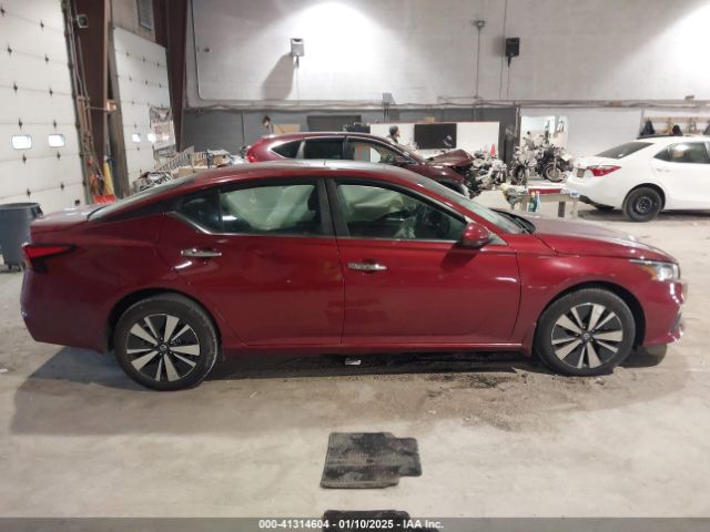 1N4BL4DW2MN302832 Nissan Altima Sv Intelligent Awd