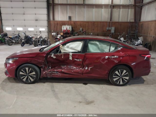 1N4BL4DW2MN302832 Nissan Altima Sv Intelligent Awd