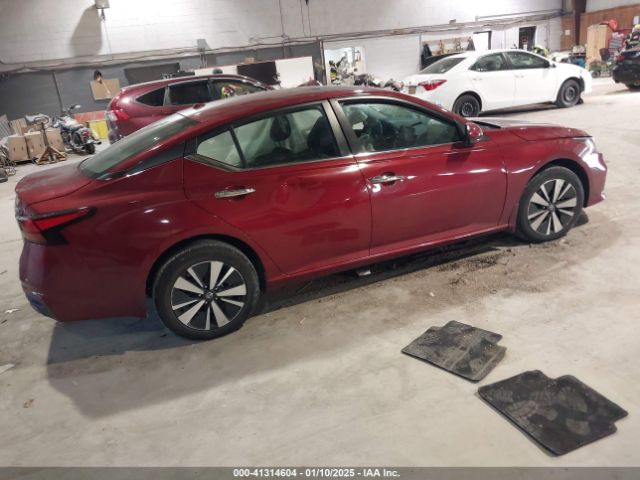 1N4BL4DW2MN302832 Nissan Altima Sv Intelligent Awd
