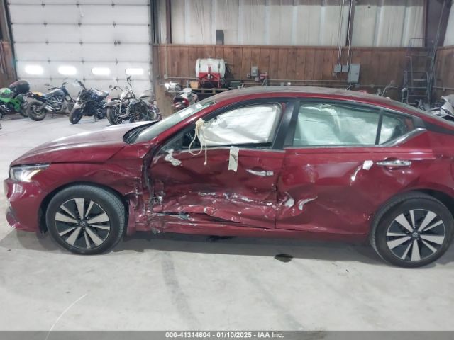 1N4BL4DW2MN302832 Nissan Altima Sv Intelligent Awd
