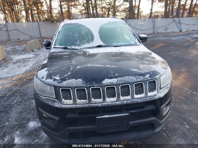 3C4NJDBB8MT555375 Jeep Compass Latitude 4x4