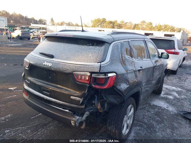 3C4NJDBB8MT555375 Jeep Compass Latitude 4x4
