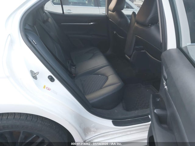 4T1B11HK6KU164832 Toyota CAMRY SE
