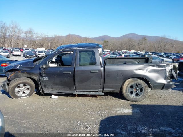 1C6RR7FG2KS607820 RAM 1500 Classic Tradesman  4x4 6'4 Box