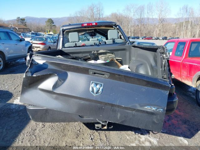 1C6RR7FG2KS607820 RAM 1500 Classic Tradesman  4x4 6'4 Box