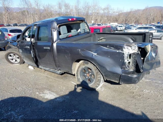 1C6RR7FG2KS607820 RAM 1500 Classic Tradesman  4x4 6'4 Box