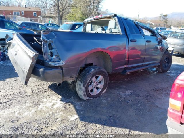1C6RR7FG2KS607820 RAM 1500 Classic Tradesman  4x4 6'4 Box