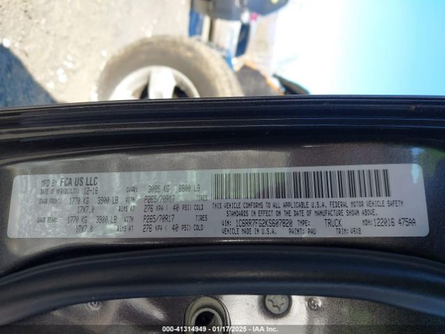 1C6RR7FG2KS607820 RAM 1500 Classic Tradesman  4x4 6'4 Box
