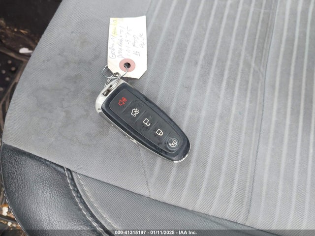 1FMCU0GD1KUB08824 Ford Escape