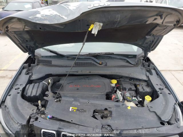 3C4NJDCB4JT136479 Jeep Compass Limited 4x4