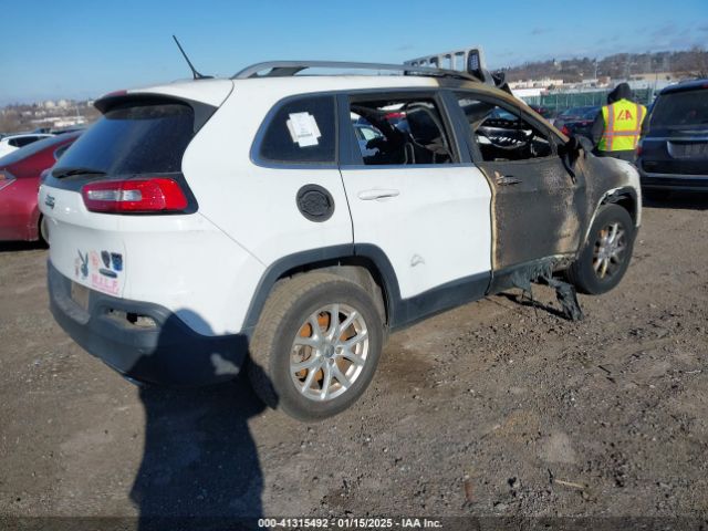 1C4PJMCS6HW529977 Jeep Cherokee Latitude 4x4