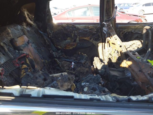 1C4PJMCS6HW529977 Jeep Cherokee Latitude 4x4
