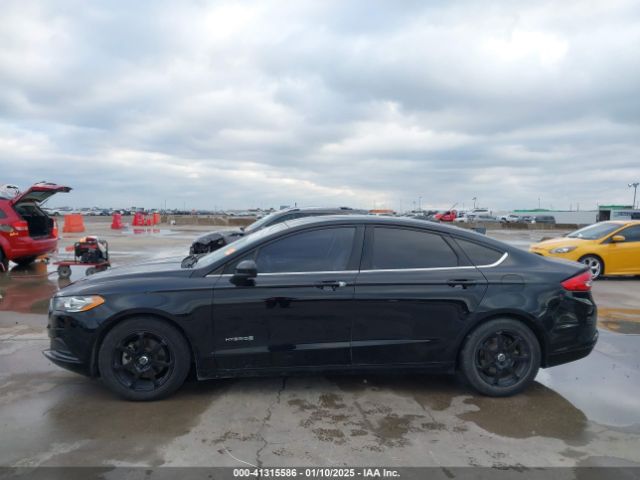 3FA6P0LU3HR233781 Ford Fusion Hybrid Se