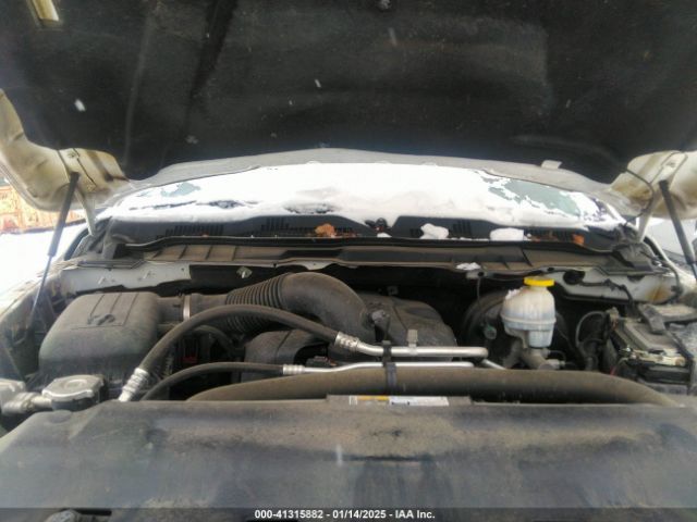 2018 RAM 1500 1C6RR7MT4JS335673 Photo 9