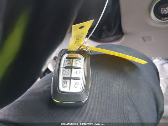 2C4RC1BG7MR587422 Chrysler Pacifica Touring L