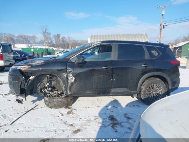 JN8AT3AB3MW227896 Nissan Rogue S Intelligent Awd
